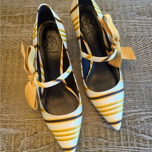Tory Burch Beverly Pump Printed Satin Ribbon - size 8